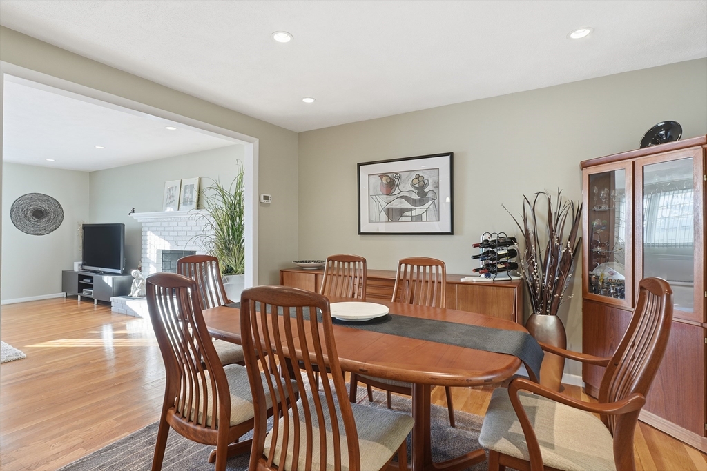 55 Ledgewood Road Framingham, MA 01701 - Photo 11 of 42