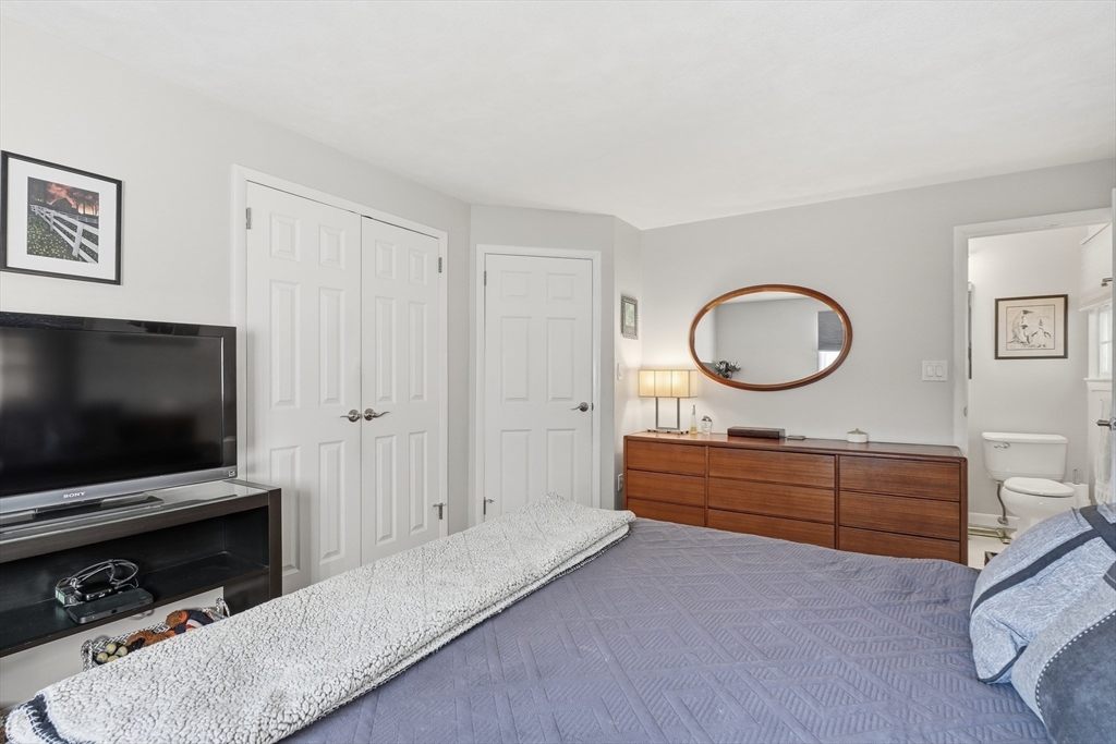 55 Ledgewood Road Framingham, MA 01701 - Photo 22 of 42