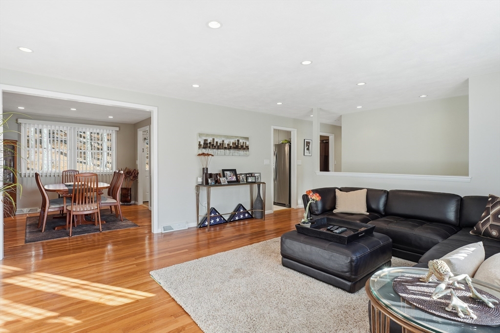 55 Ledgewood Road Framingham, MA 01701 - Photo 8 of 42