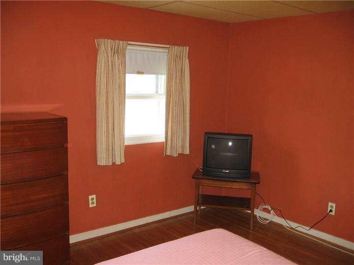 2724 Springhill Road Secane, PA 19018 - Photo 12 of 16 Gallery Image 12