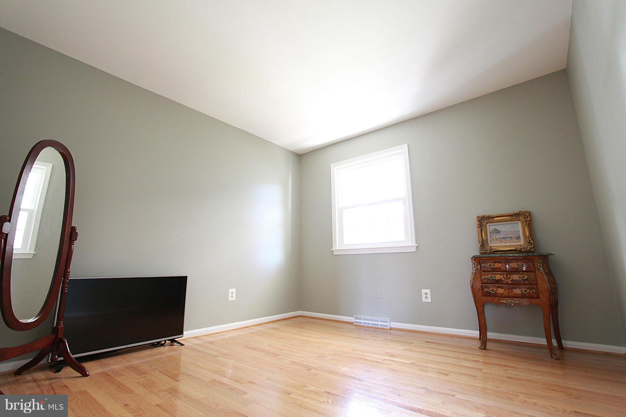 3203 Fox Mill Road Oakton, VA 22124 - Photo 23 of 27 Bedroom