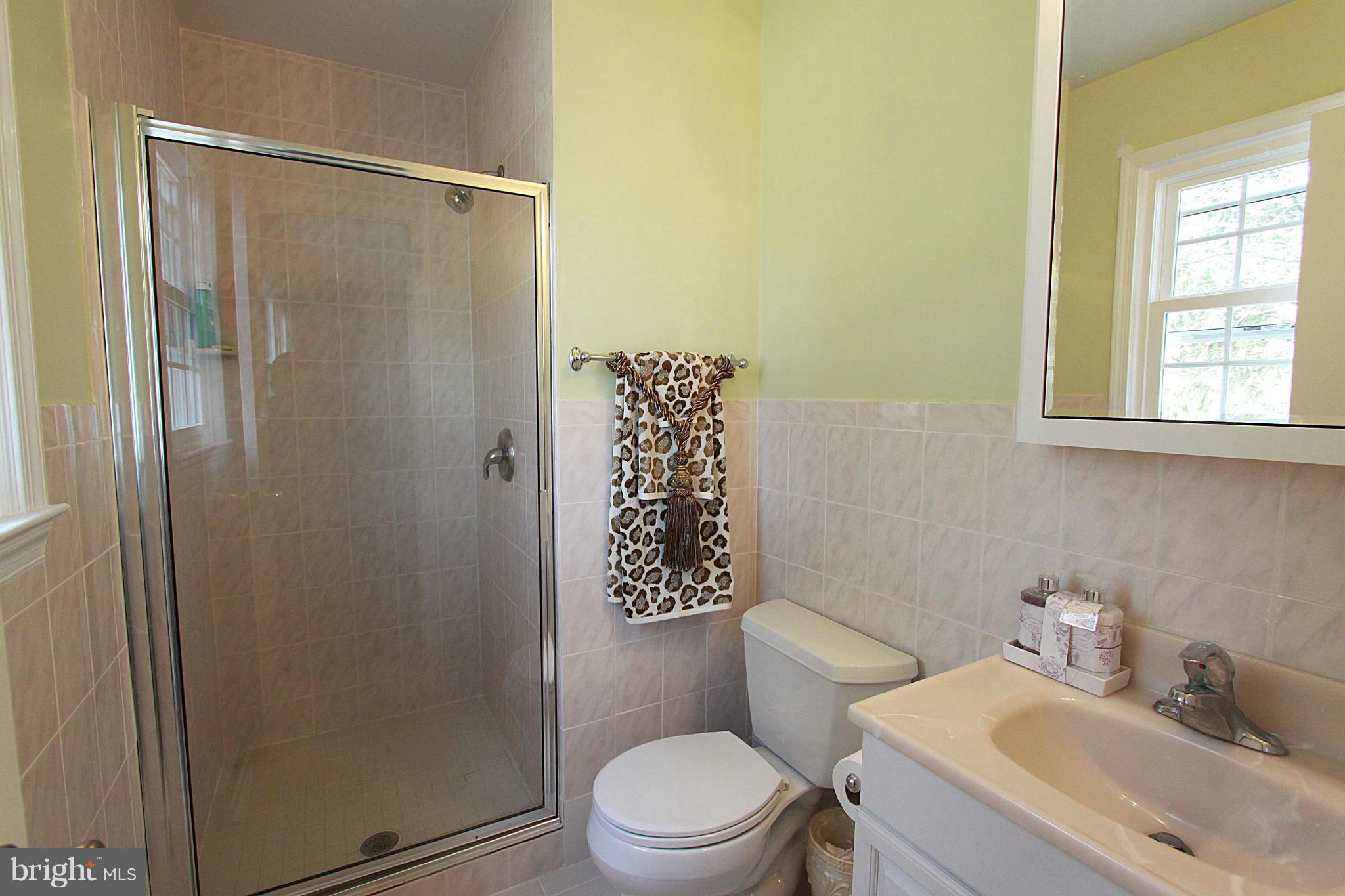3203 Fox Mill Road Oakton, VA 22124 - Photo 24 of 27 Bath
