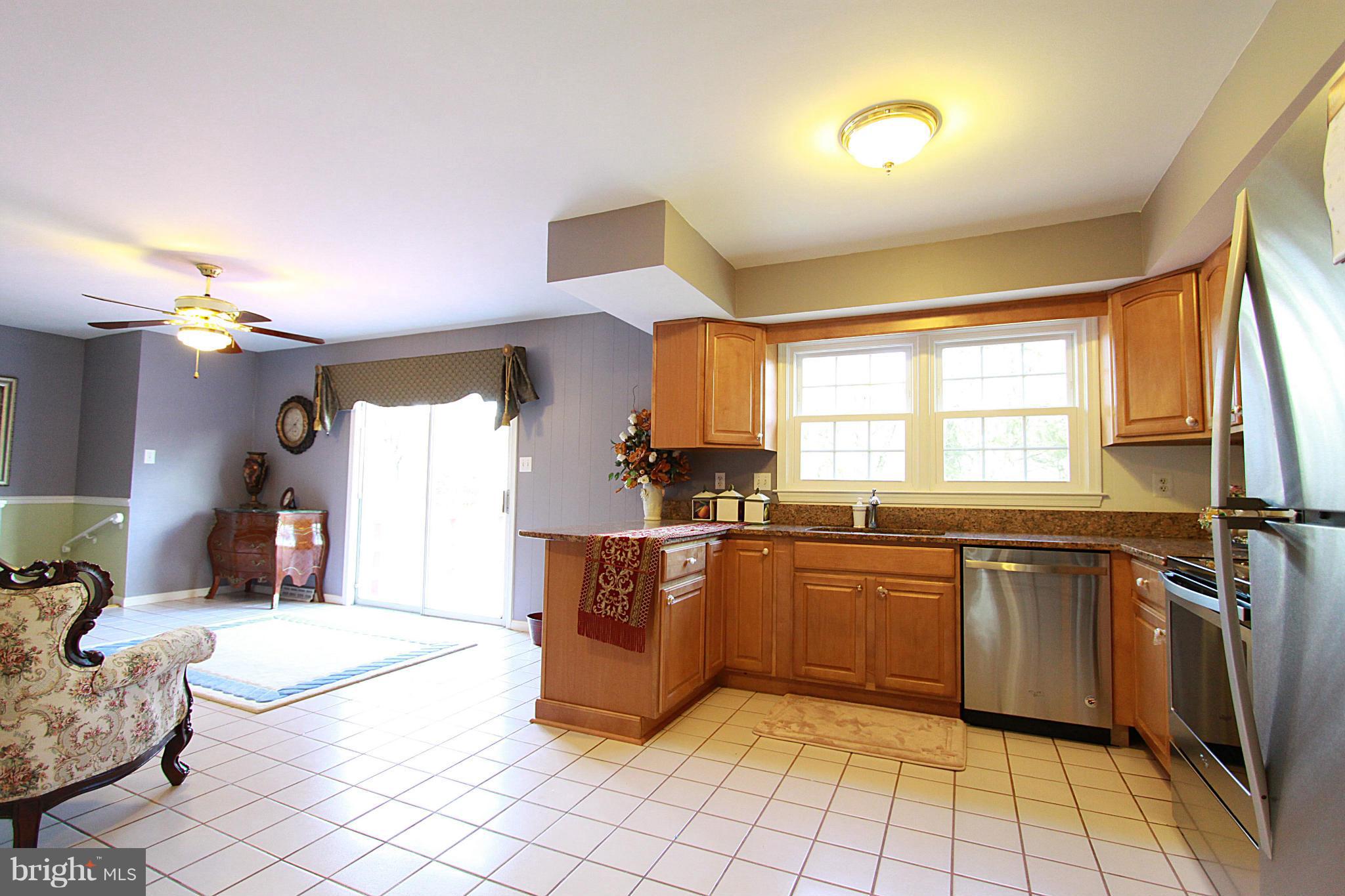 3203 Fox Mill Road Oakton, VA 22124 - Photo 7 of 27 Kitchen