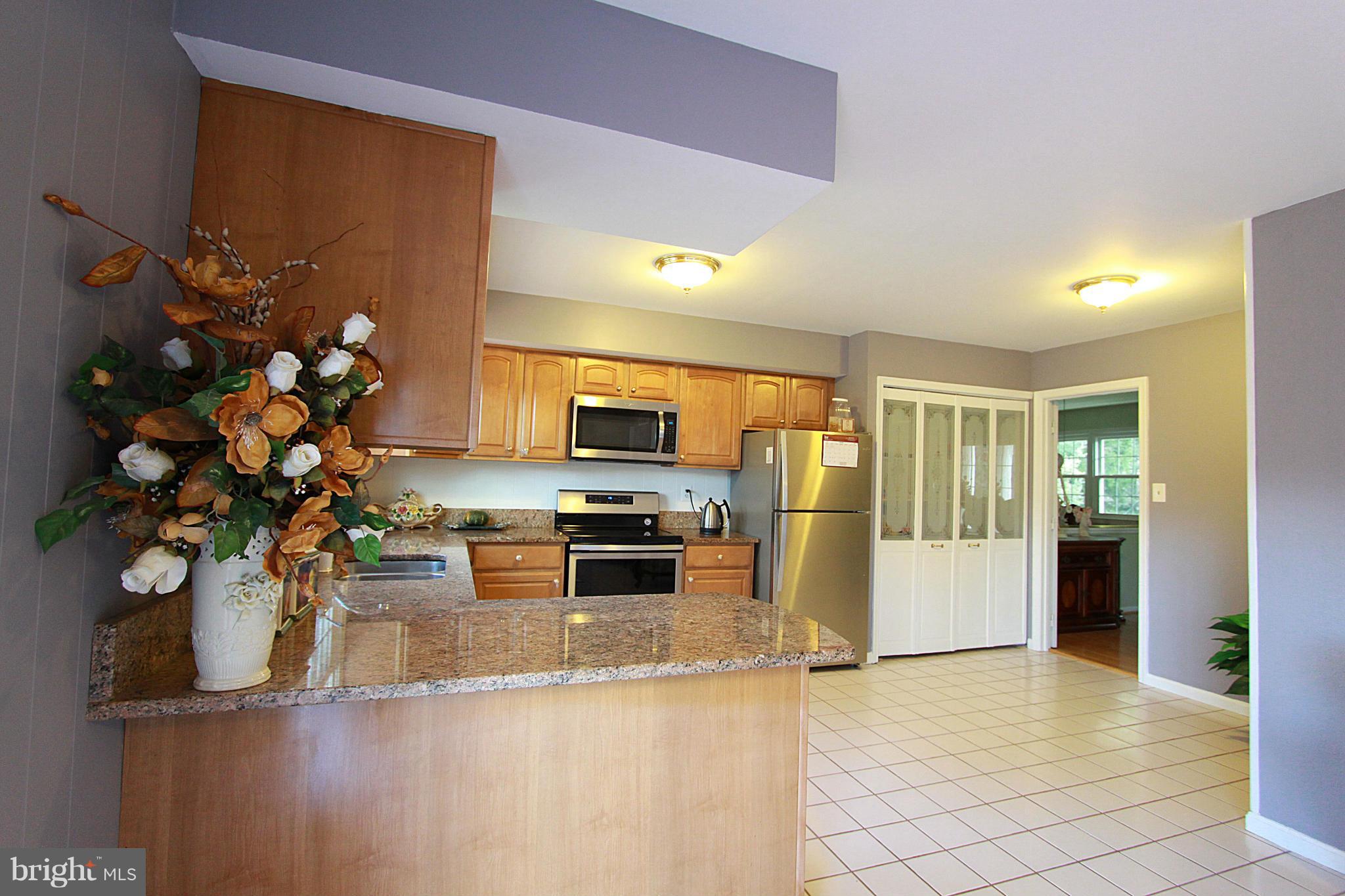 3203 Fox Mill Road Oakton, VA 22124 - Photo 8 of 27 Kitchen
