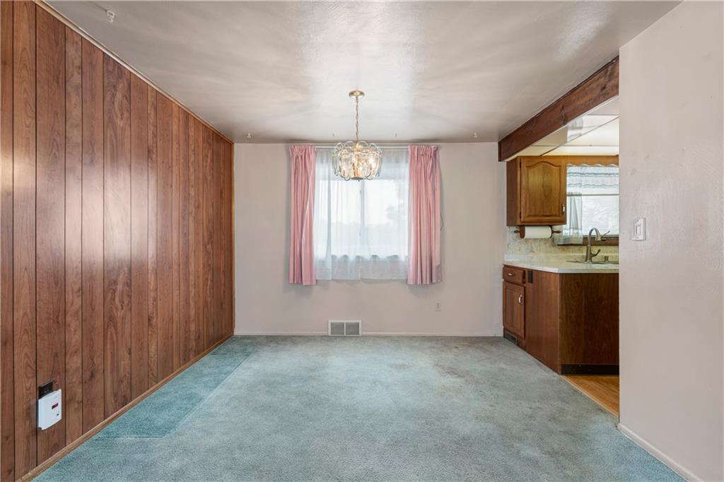 588 Lindsay Road Carnegie, PA 15106 - Photo 4 of 25 Gallery Image 4