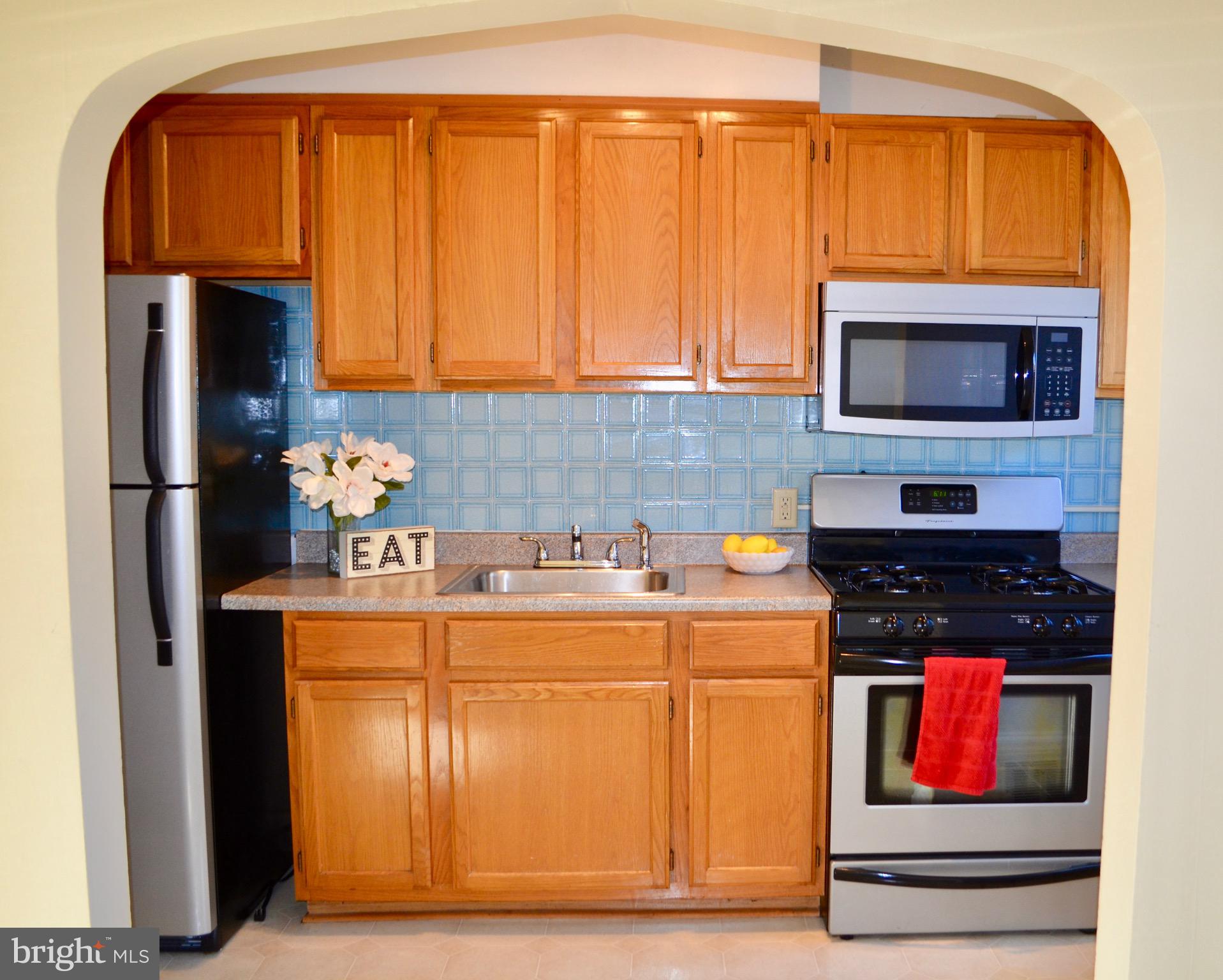503 Sunset Road Baltimore, MD 21223 - Photo 10 of 21 Plenty of cabinets space!