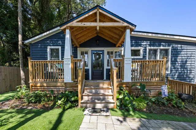 $1,277,000 | 212 East Hudson Avenue, Folly Beach, SC 29439