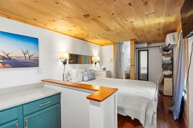 $1,277,000 | 212 East Hudson Avenue, Folly Beach, SC 29439