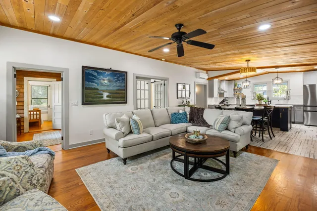 $1,277,000 | 212 East Hudson Avenue, Folly Beach, SC 29439