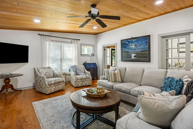 $1,277,000 | 212 East Hudson Avenue, Folly Beach, SC 29439