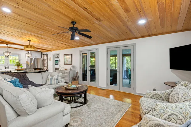 $1,277,000 | 212 East Hudson Avenue, Folly Beach, SC 29439