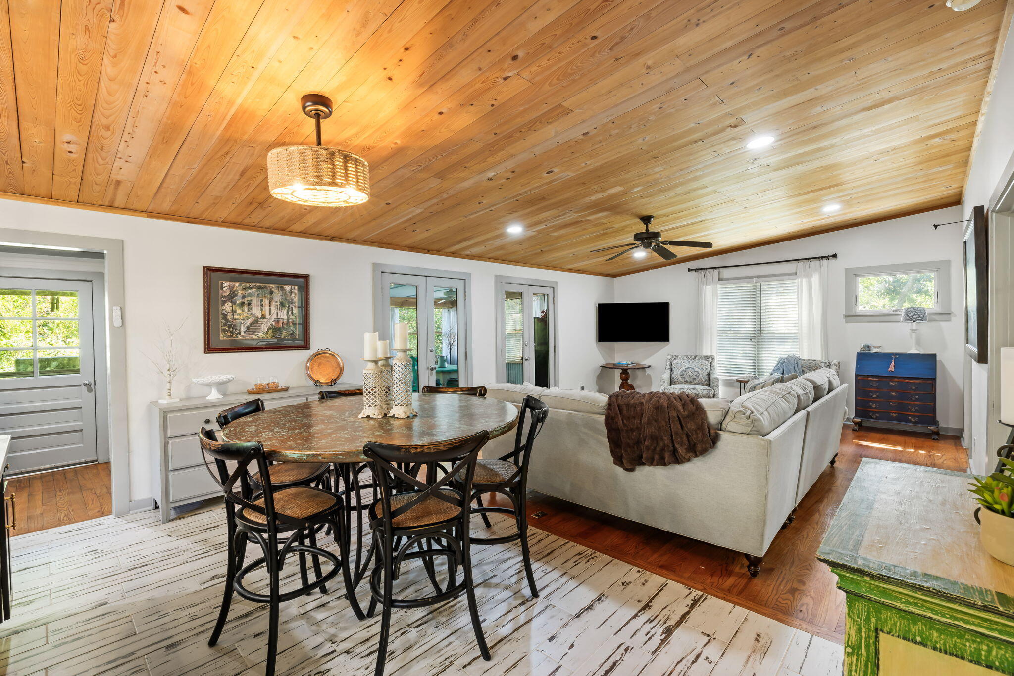 212 East Hudson Avenue Folly Beach, SC 29439 - Photo 23 of 40 9-web-or-mls-Cosateal RE Photo - 212 E H