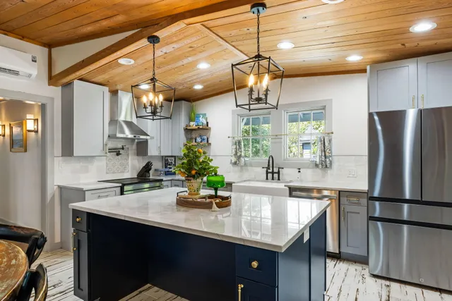 $1,277,000 | 212 East Hudson Avenue, Folly Beach, SC 29439