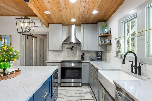 $1,277,000 | 212 East Hudson Avenue, Folly Beach, SC 29439