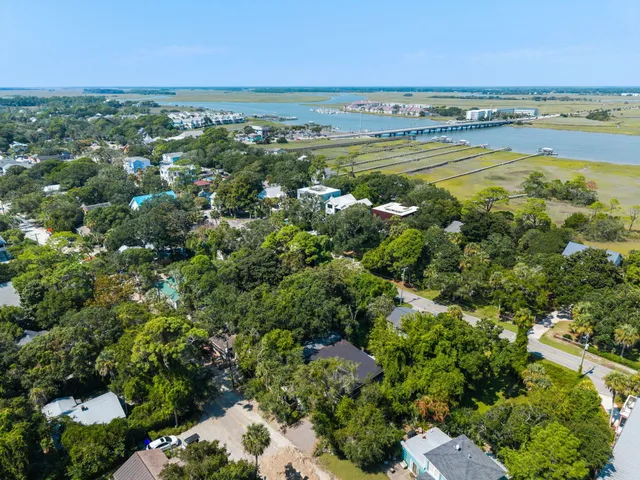$1,277,000 | 212 East Hudson Avenue, Folly Beach, SC 29439