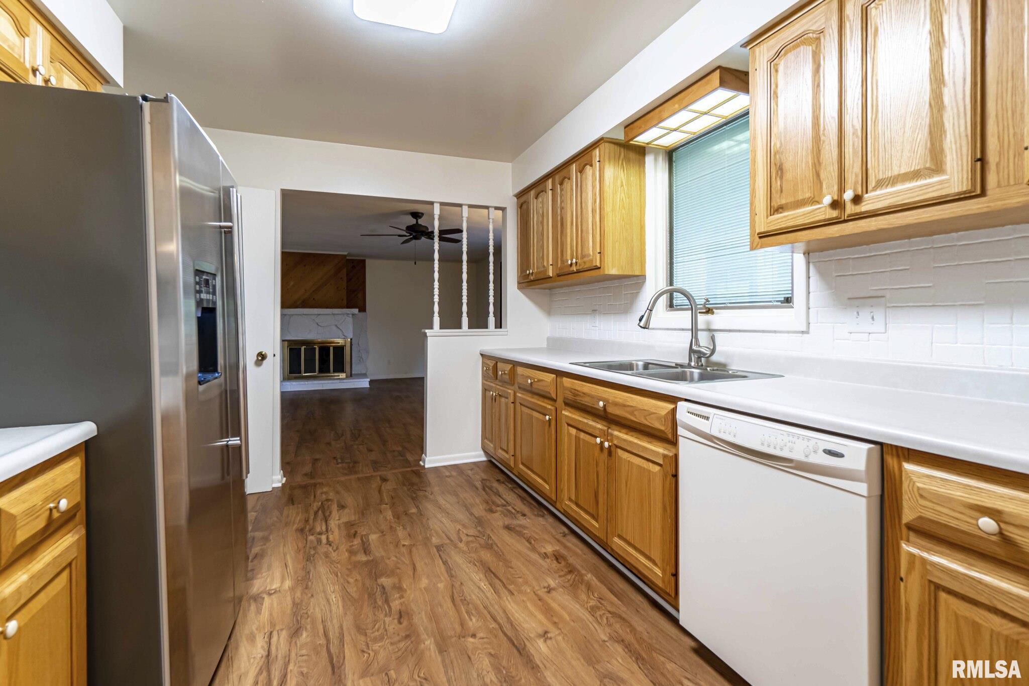 2708 North Rustic Ridge Drive Peoria, IL 61604 - Photo 8 of 32 Gallery Image 8