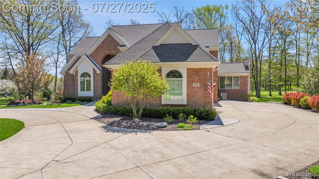 736 Inverness Highland, MI 48357 - Photo 4 of 62 Gallery Image 4