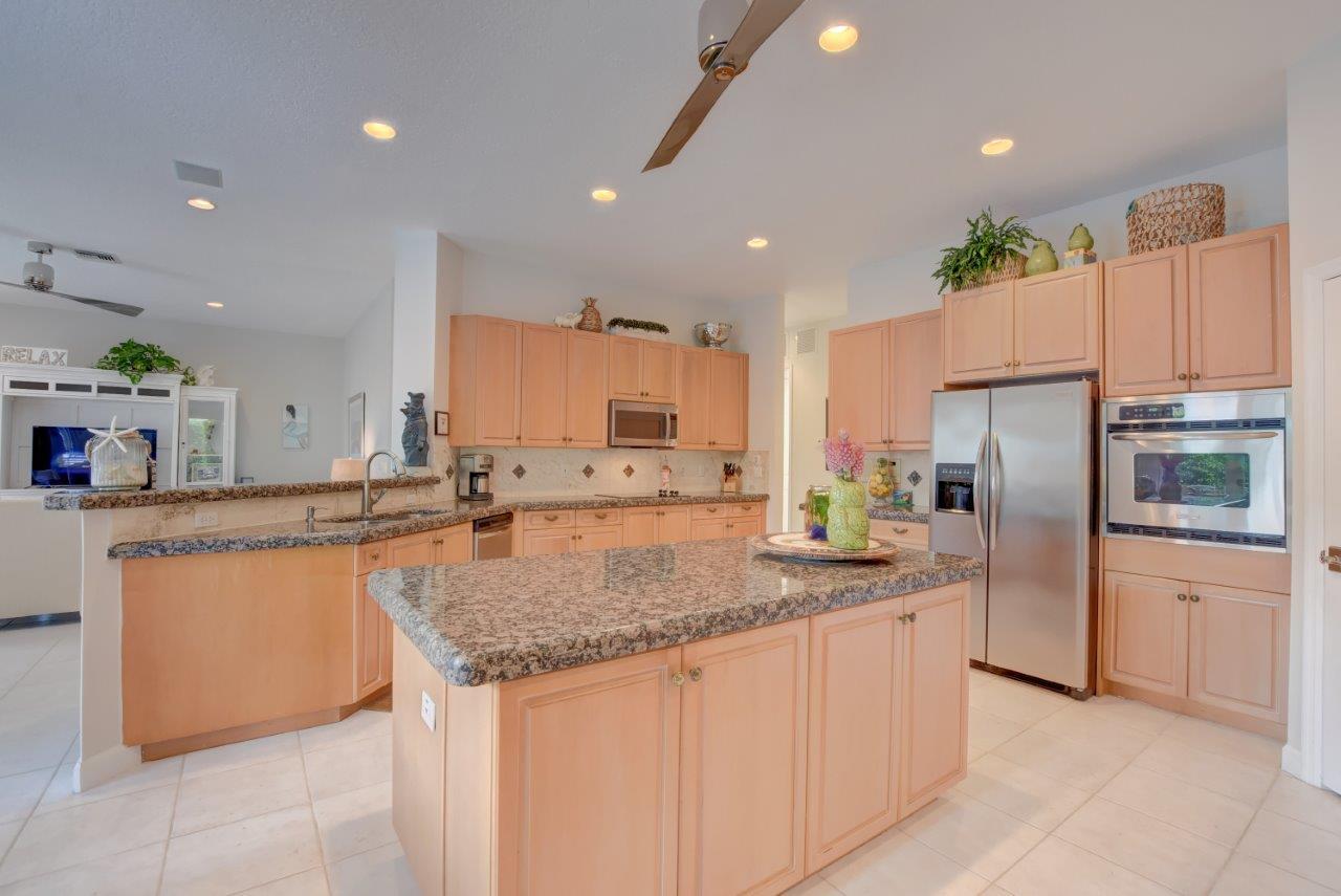 1715 Southwest 2nd Avenue Boca Raton, FL 33432 - Photo 27 of 71 Kitchen