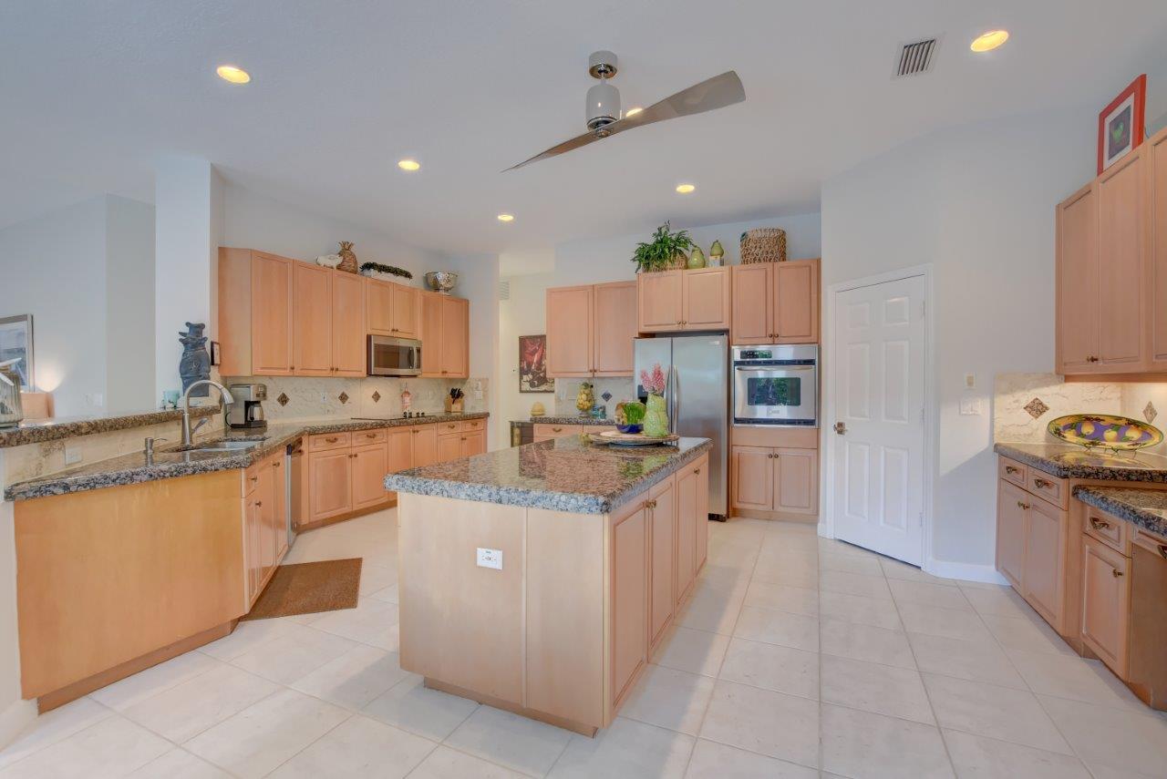 1715 Southwest 2nd Avenue Boca Raton, FL 33432 - Photo 28 of 71 Kitchen