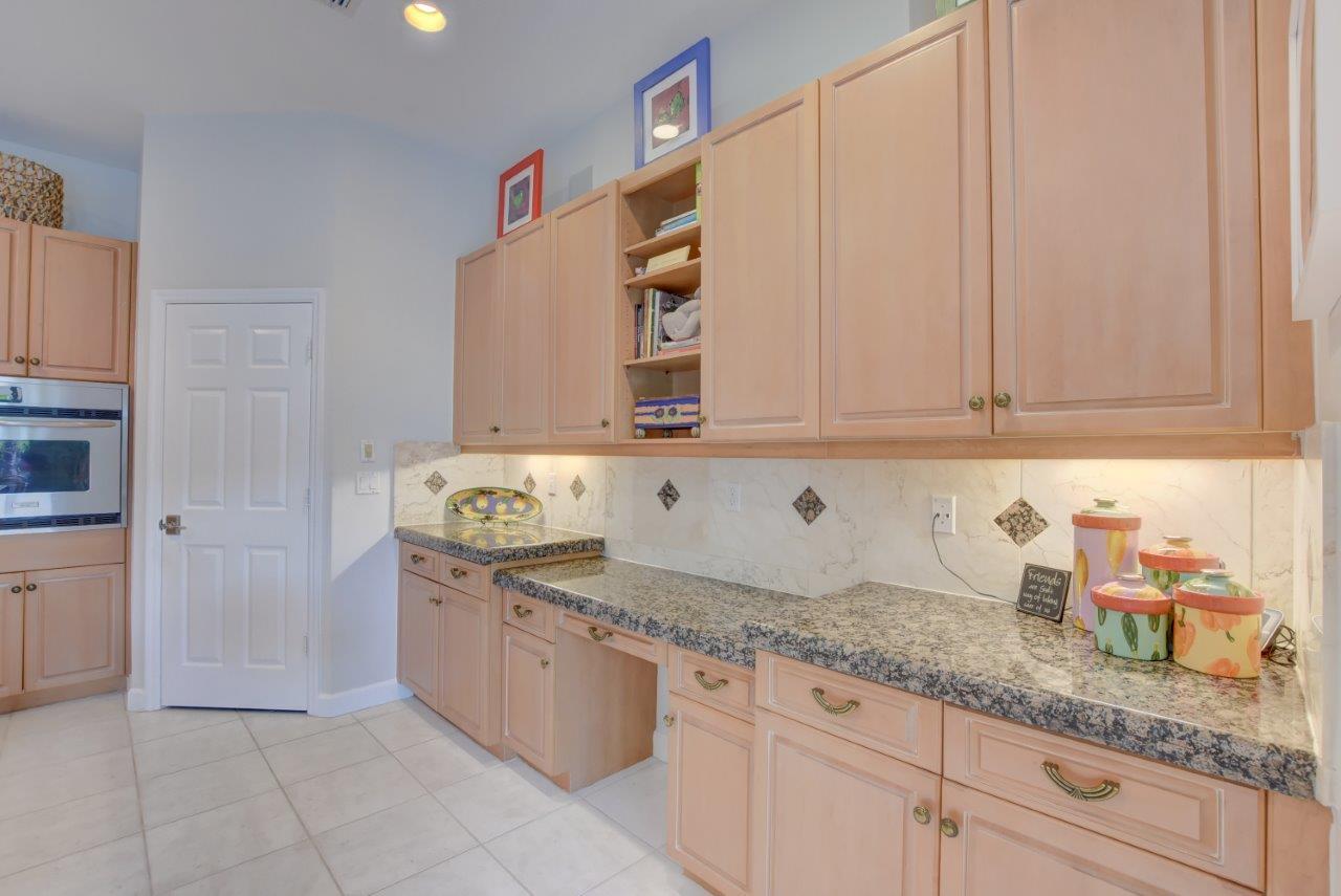 1715 Southwest 2nd Avenue Boca Raton, FL 33432 - Photo 29 of 71 Kitchen