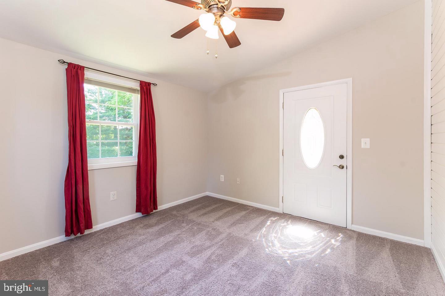 130 Summit Hall Road Gaithersburg, MD 20877 - Photo 7 of 28