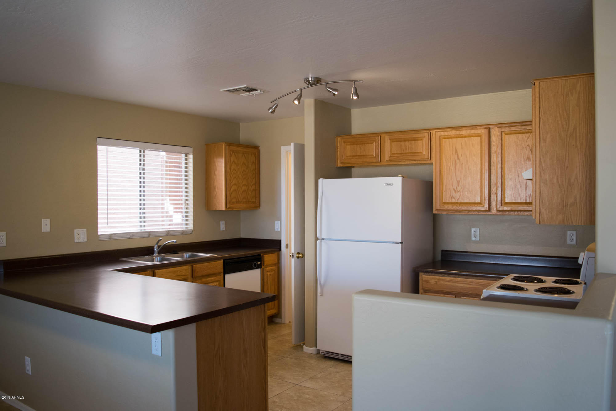 13018 West Lawrence Road Glendale, AZ 85307 - Photo 2 of 26 DSC_0992