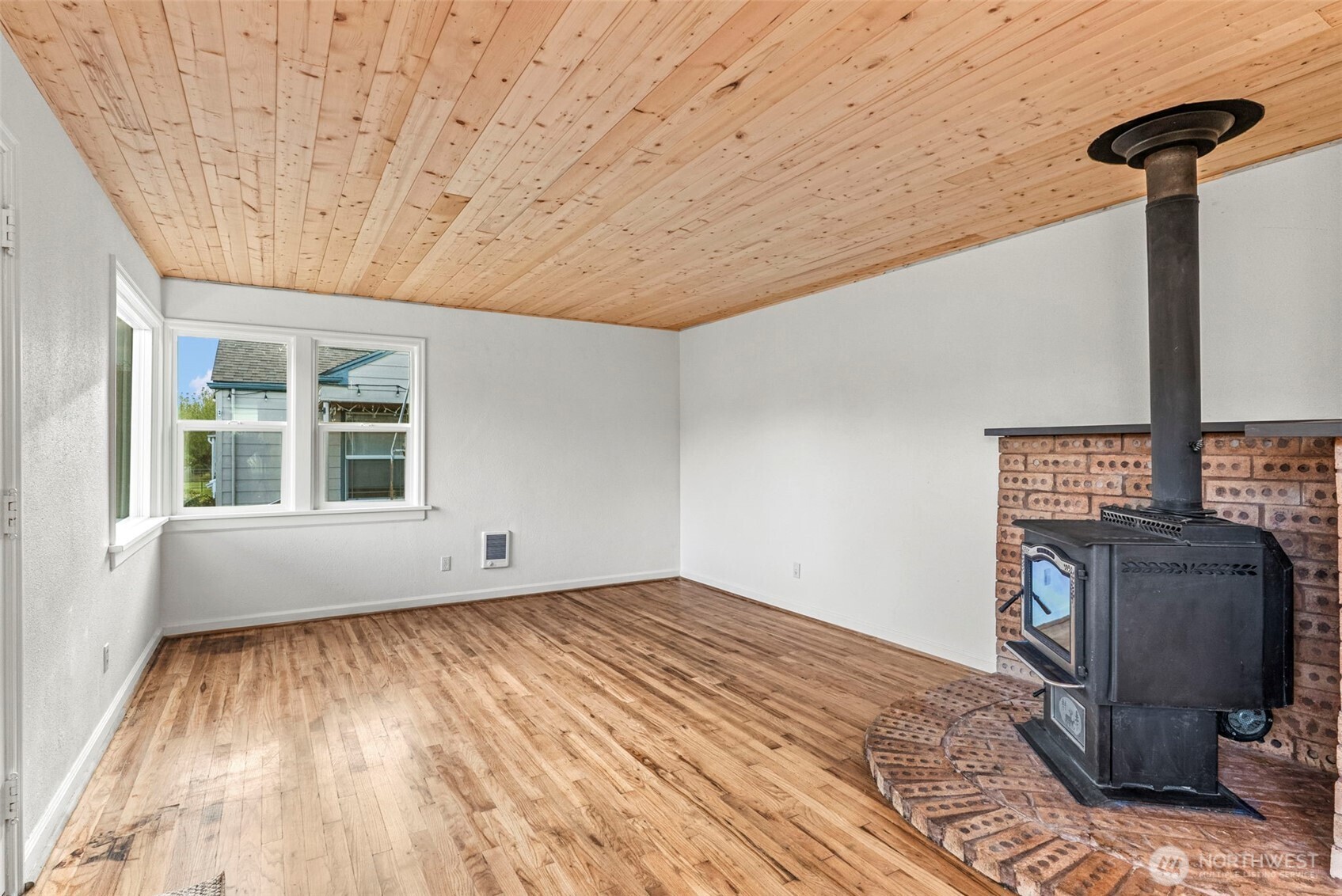 541 24th Avenue Longview, WA 98632 - Photo 4 of 21