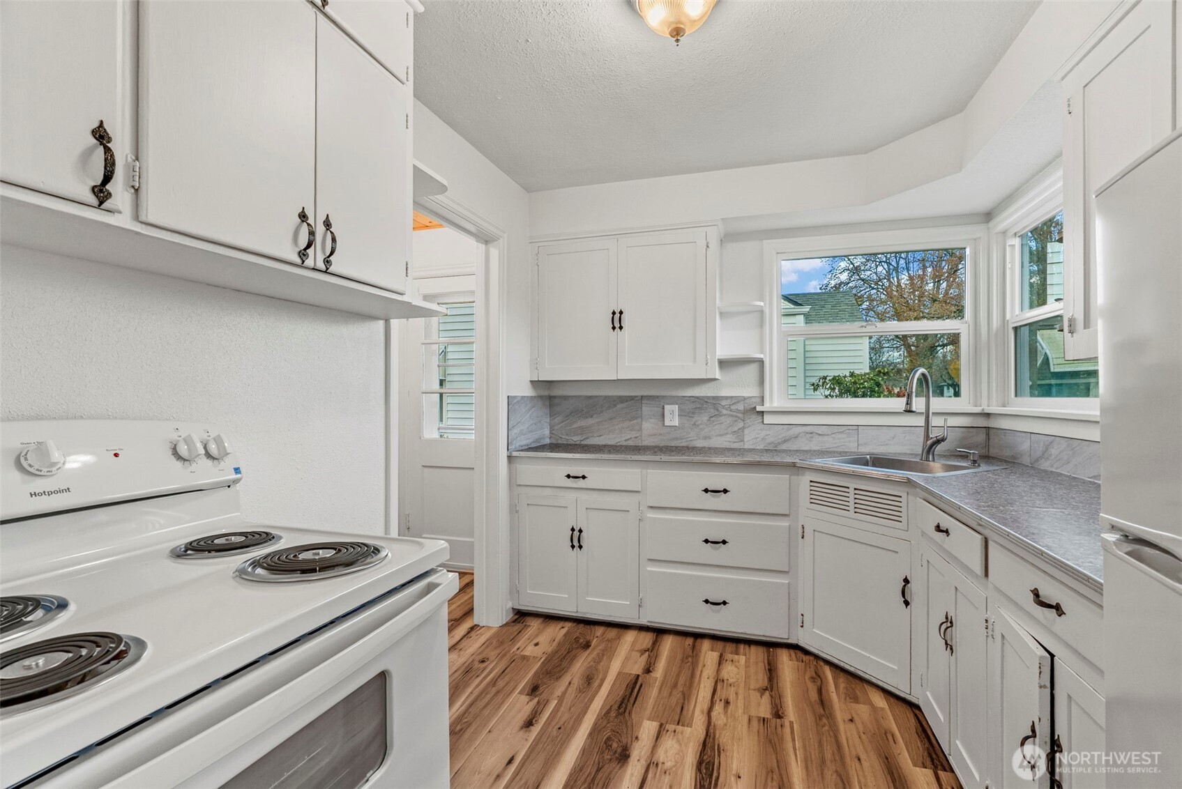 541 24th Avenue Longview, WA 98632 - Photo 8 of 21