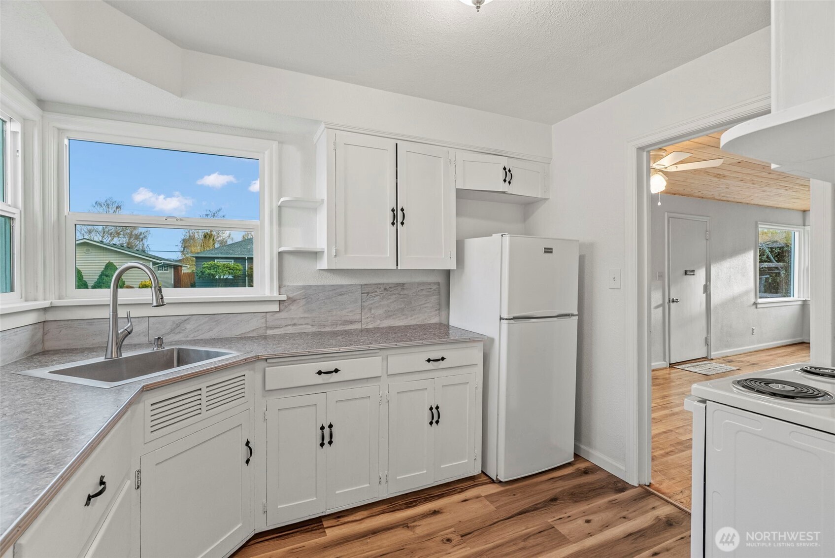 541 24th Avenue Longview, WA 98632 - Photo 10 of 21