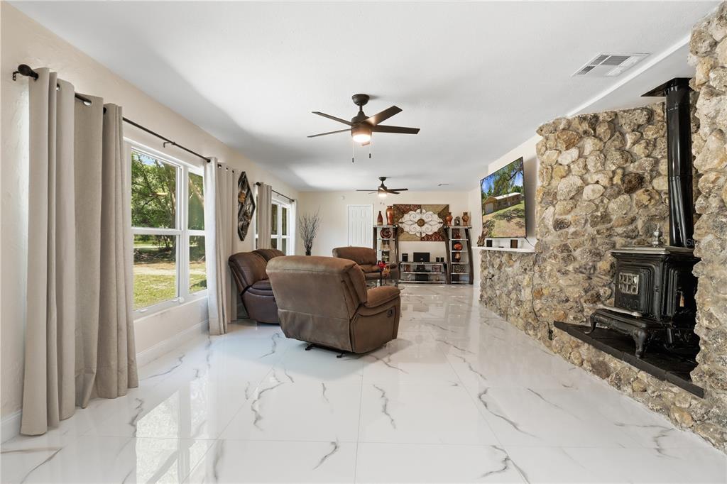 67 Cove Road Inglis, FL 34449 - Photo 5 of 36 Gallery Image 5