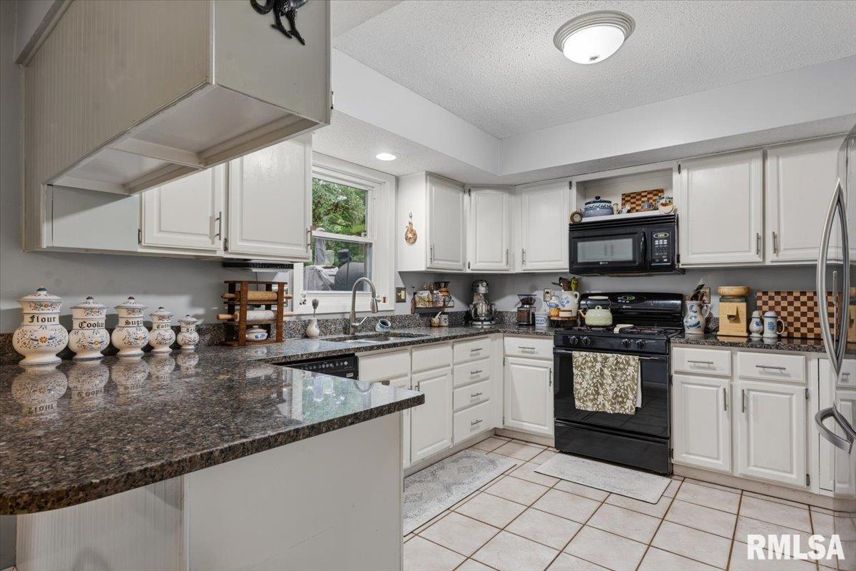 11 Rock Road Chatham, IL 62629 - Photo 10 of 40