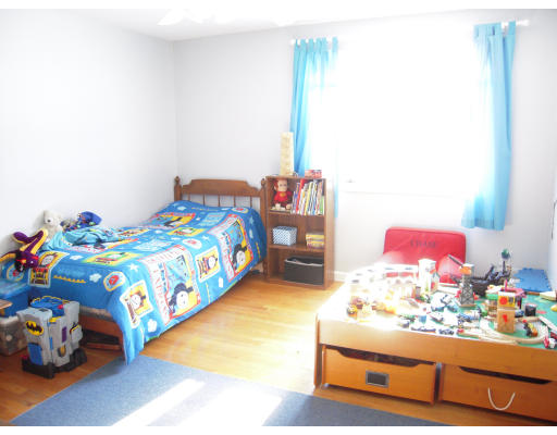 53 Stagecoach Road Amherst, MA 01002 - Photo 14 of 18 a bedroom with bed and a window