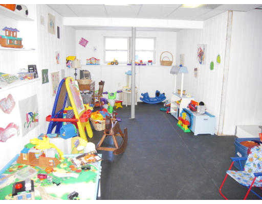 53 Stagecoach Road Amherst, MA 01002 - Photo 17 of 18 a play room with toys