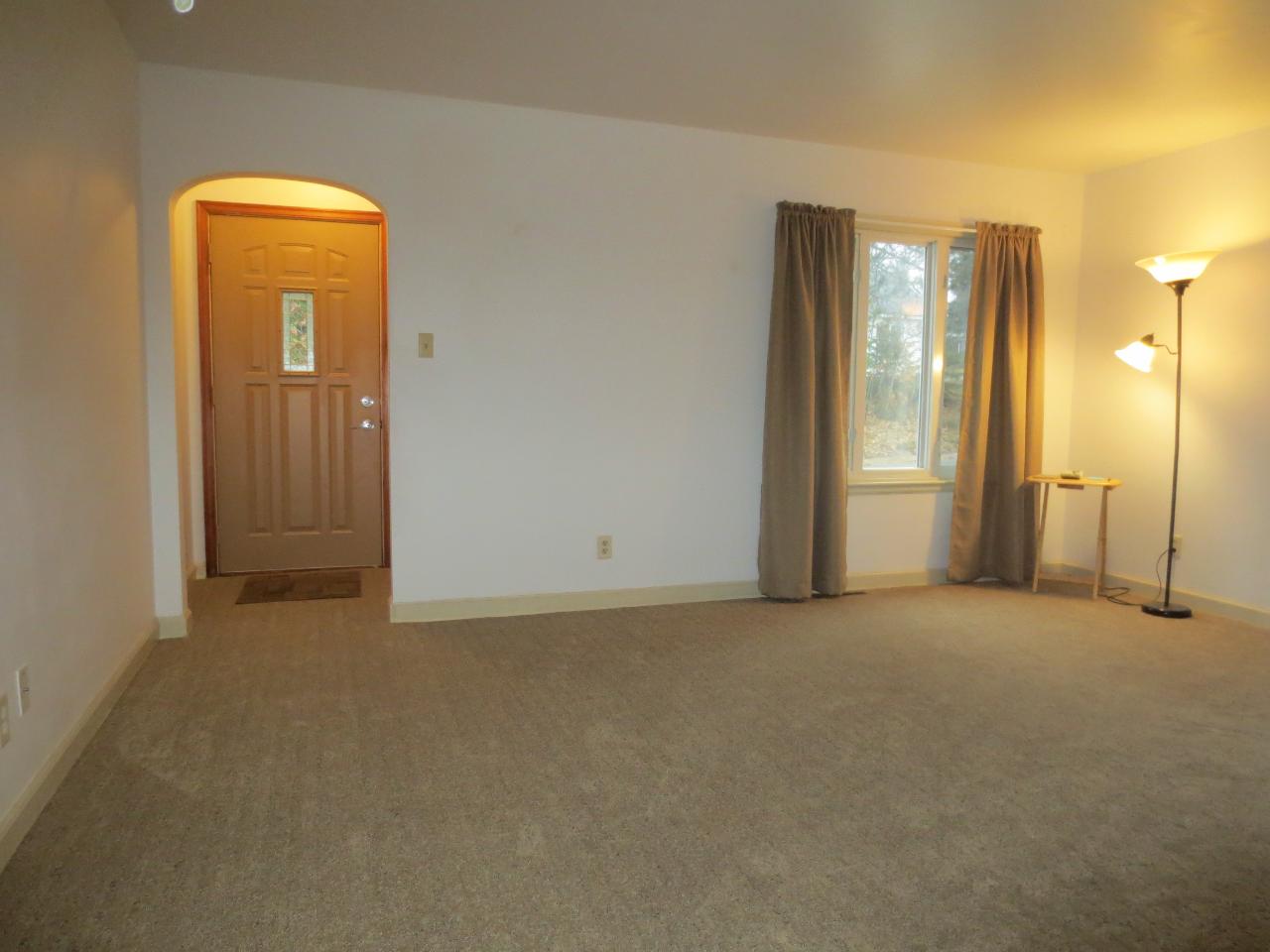 323 Hillside Road Rhinelander, WI 54501 - Photo 3 of 30 Gallery Image 3