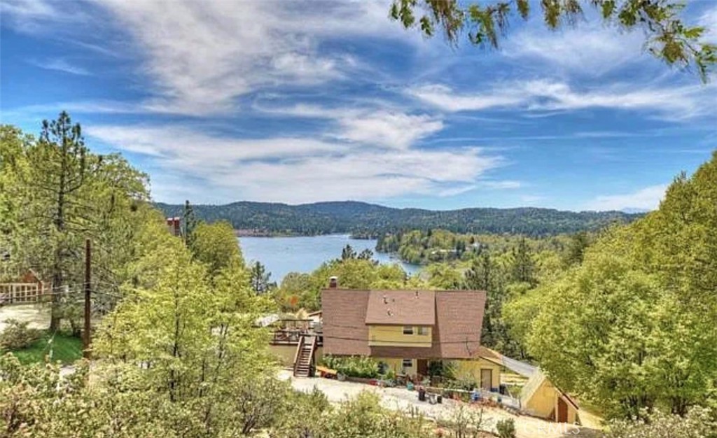 945 Hospital Road, Unit 1 Lake Arrowhead, CA 92352 - Photo 9 of 28 View from the Backyard