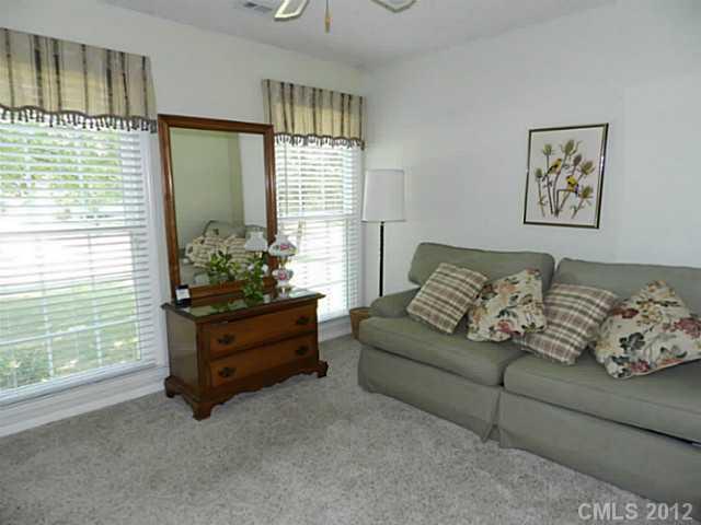 11085 Painted Tree Road Charlotte, NC 28226 - Photo 11 of 16 Gallery Image 11
