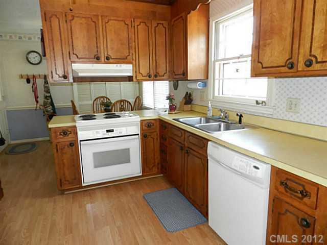 11085 Painted Tree Road Charlotte, NC 28226 - Photo 3 of 16 Gallery Image 3