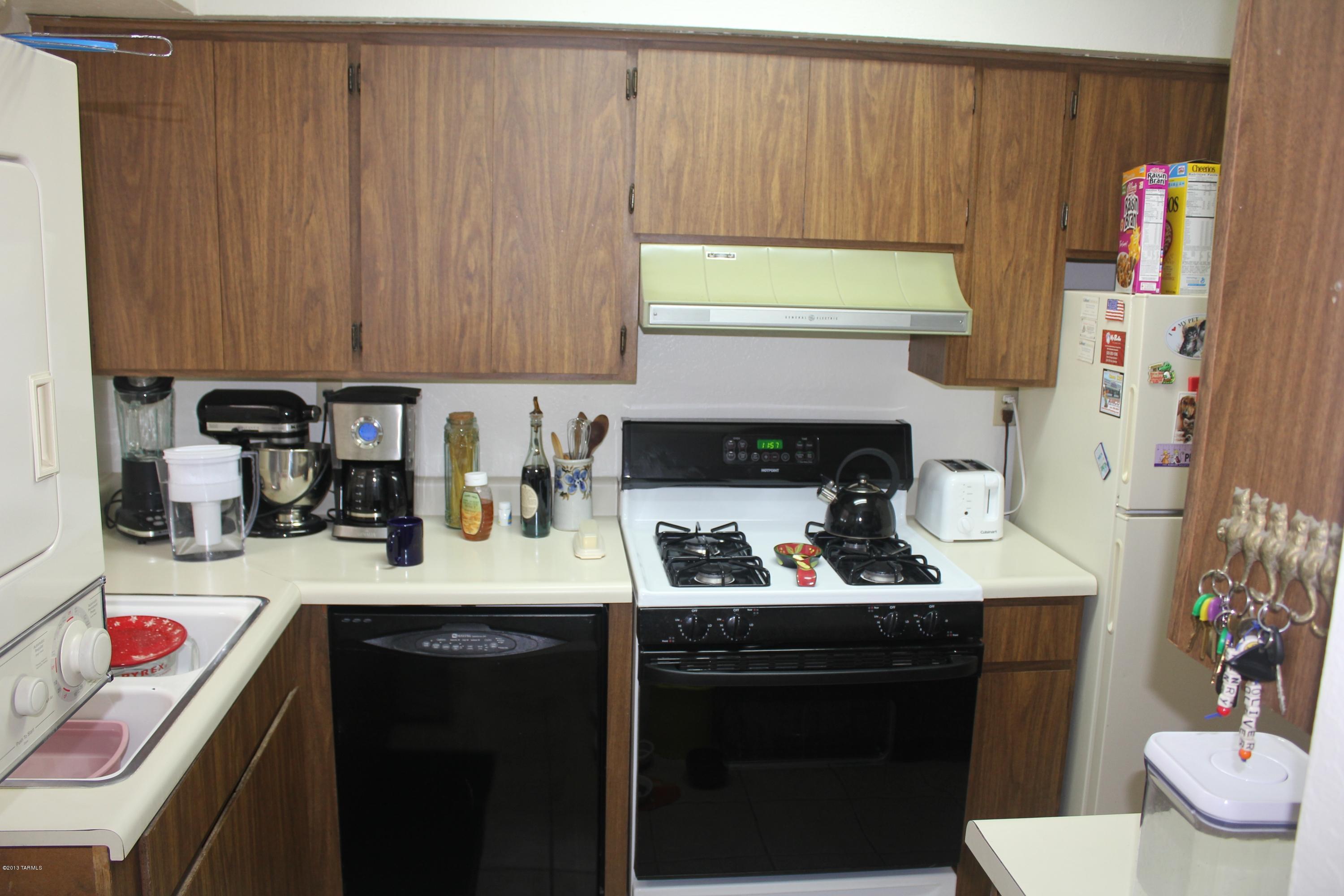 3750 North Country Club Road, Unit 27 Tucson, AZ 85716 - Photo 4 of 11