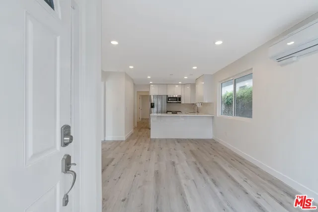 $2,900,000 | 1025 Pleasant View Avenue, Venice, CA 90291