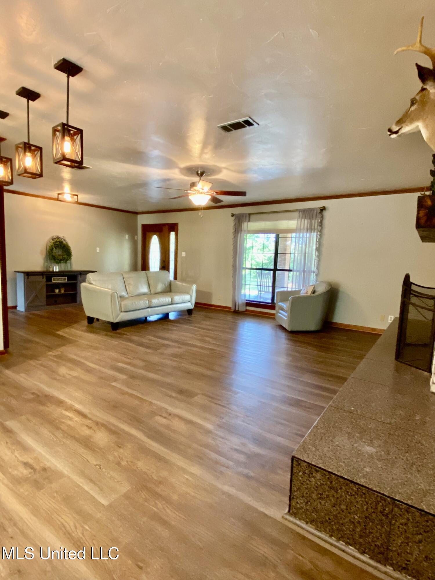 104 Baucum Road Carriere, MS 39426 - Photo 11 of 68 11, Living Room, IMG_3595