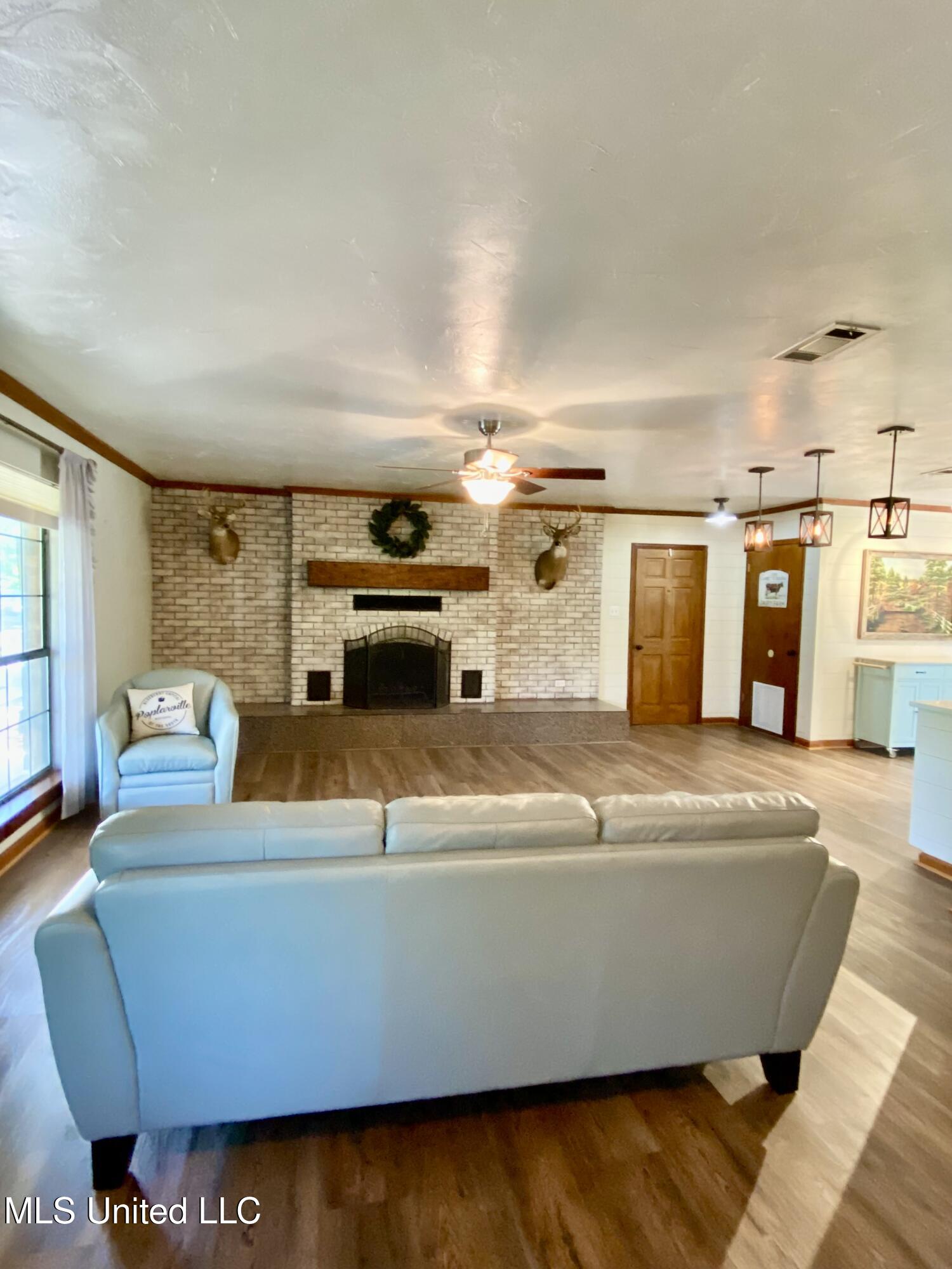 104 Baucum Road Carriere, MS 39426 - Photo 13 of 68 13, Living Room, IMG_3598