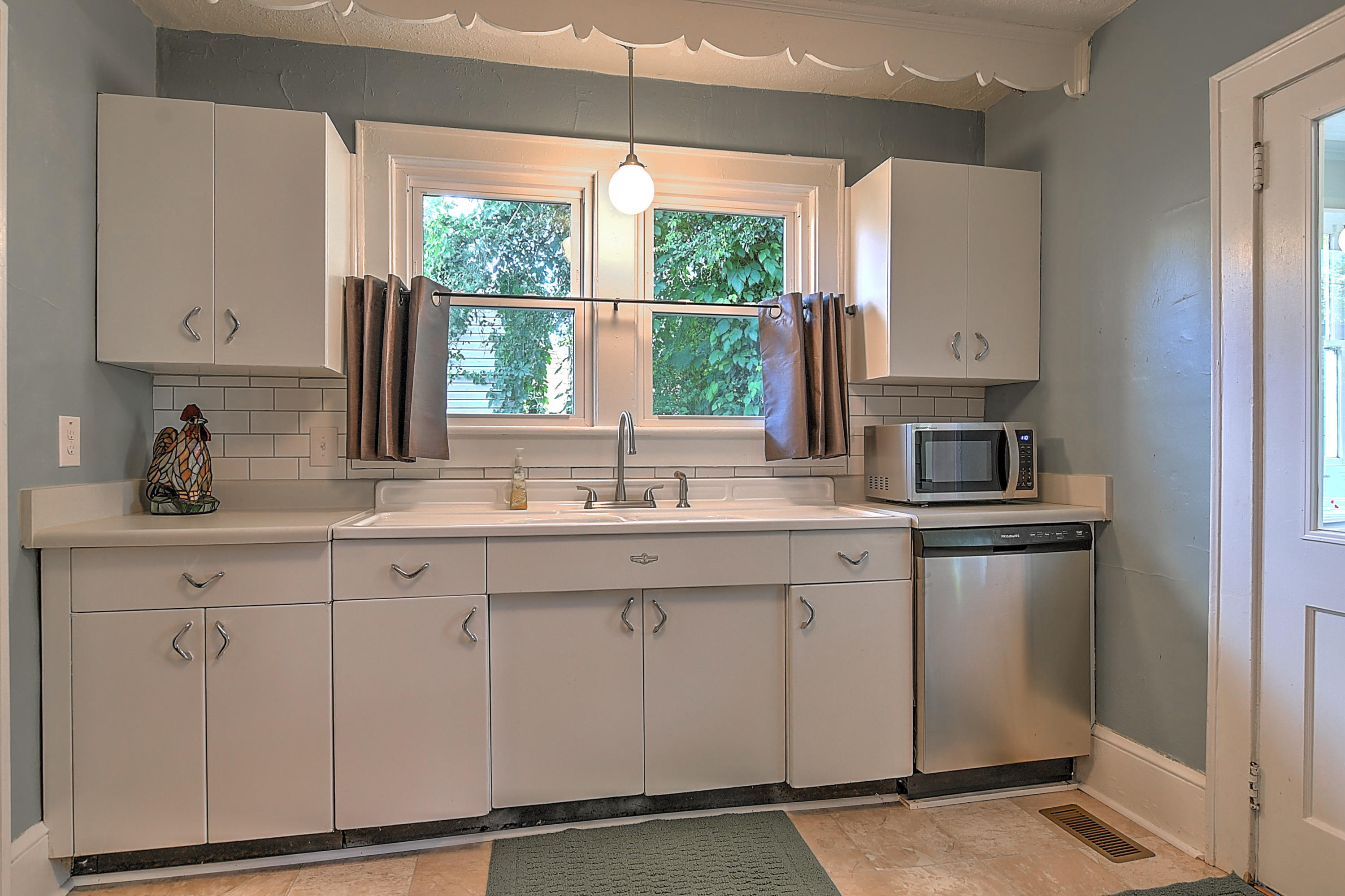 1614 Broad Street Bristol, TN 37620 - Photo 12 of 27 1614 Broad st-13