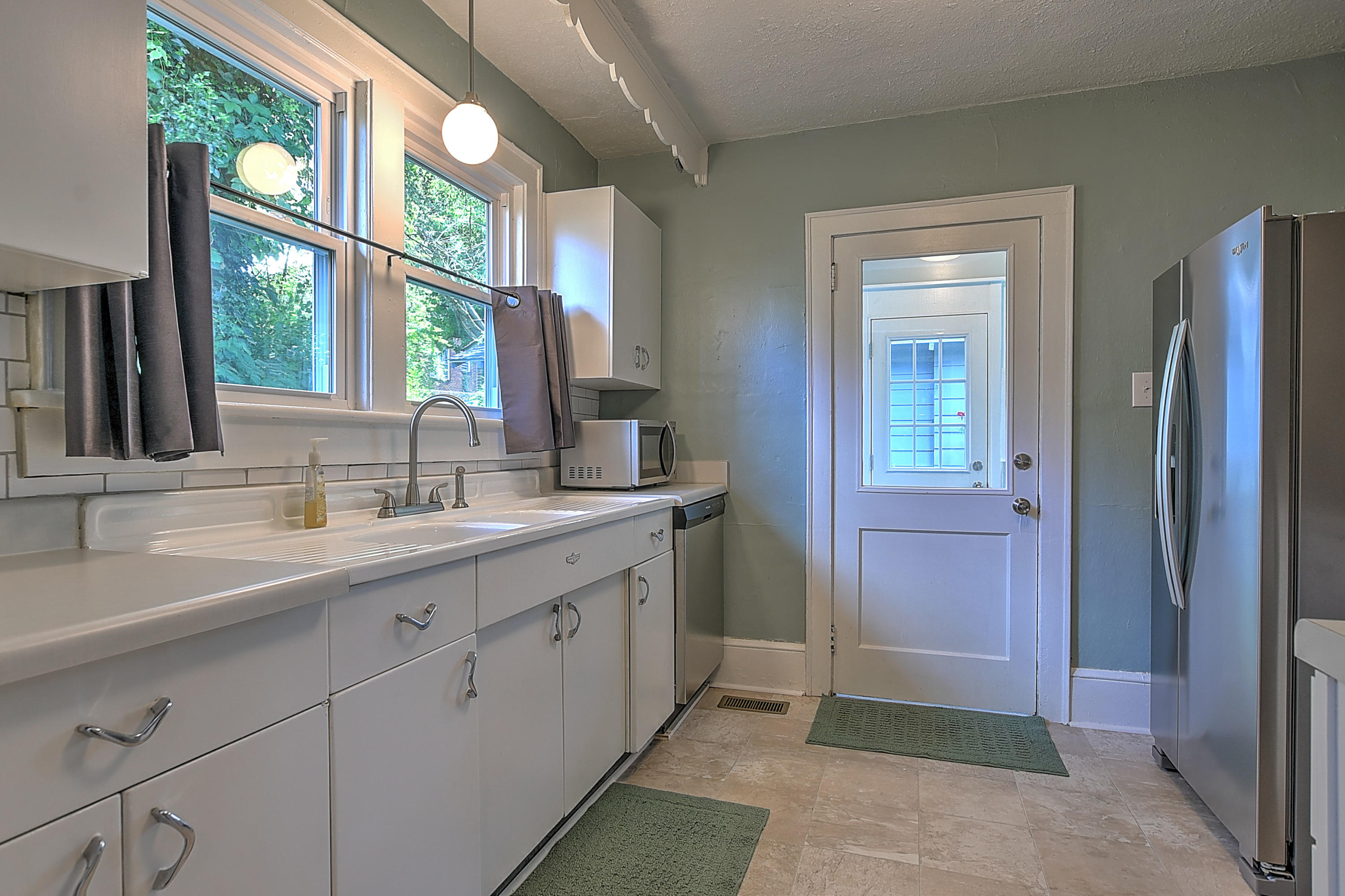 1614 Broad Street Bristol, TN 37620 - Photo 10 of 27 1614 Broad st-11