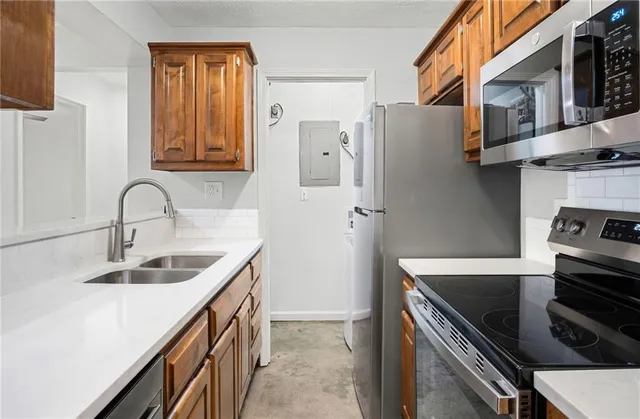 $169,900 | 12027 West 58th Place, Unit B, Shawnee, KS 66216