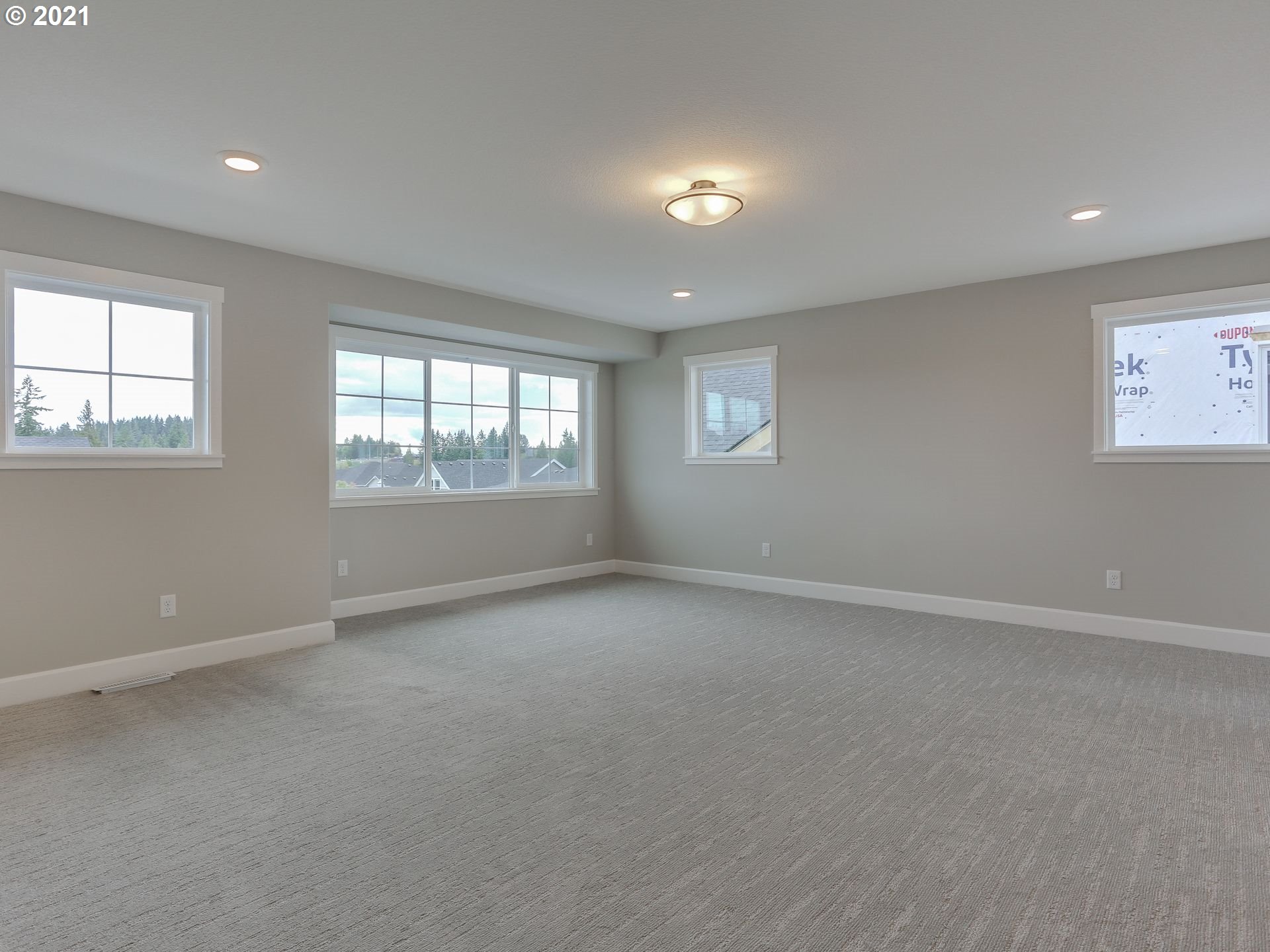 4128 South 17th Way Ridgefield, WA 98642 - Photo 18 of 21 an empty room with windows