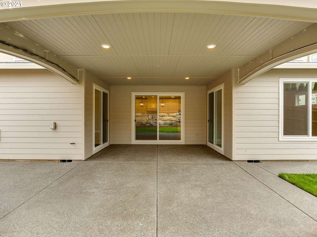 4128 South 17th Way Ridgefield, WA 98642 - Photo 20 of 21 a view of an empty room with a window