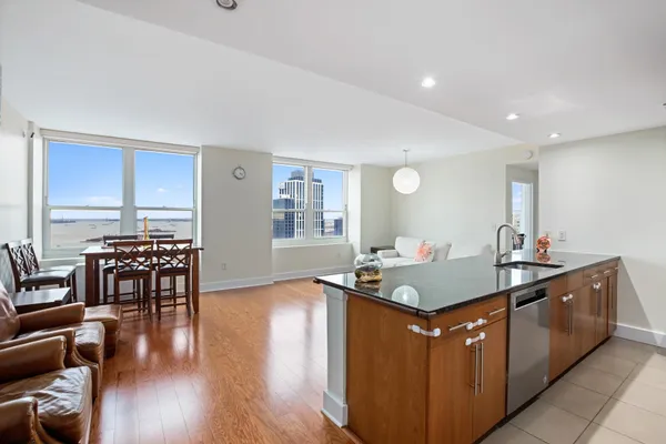 $7,300 | 88 Morgan Street, Unit PH 37, Jersey City, NJ 07302