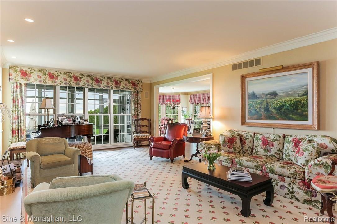 747 Whittier Road Grosse Pointe, MI 48230 - Photo 10 of 96 012-Great_Room-4039642-medium.jpg