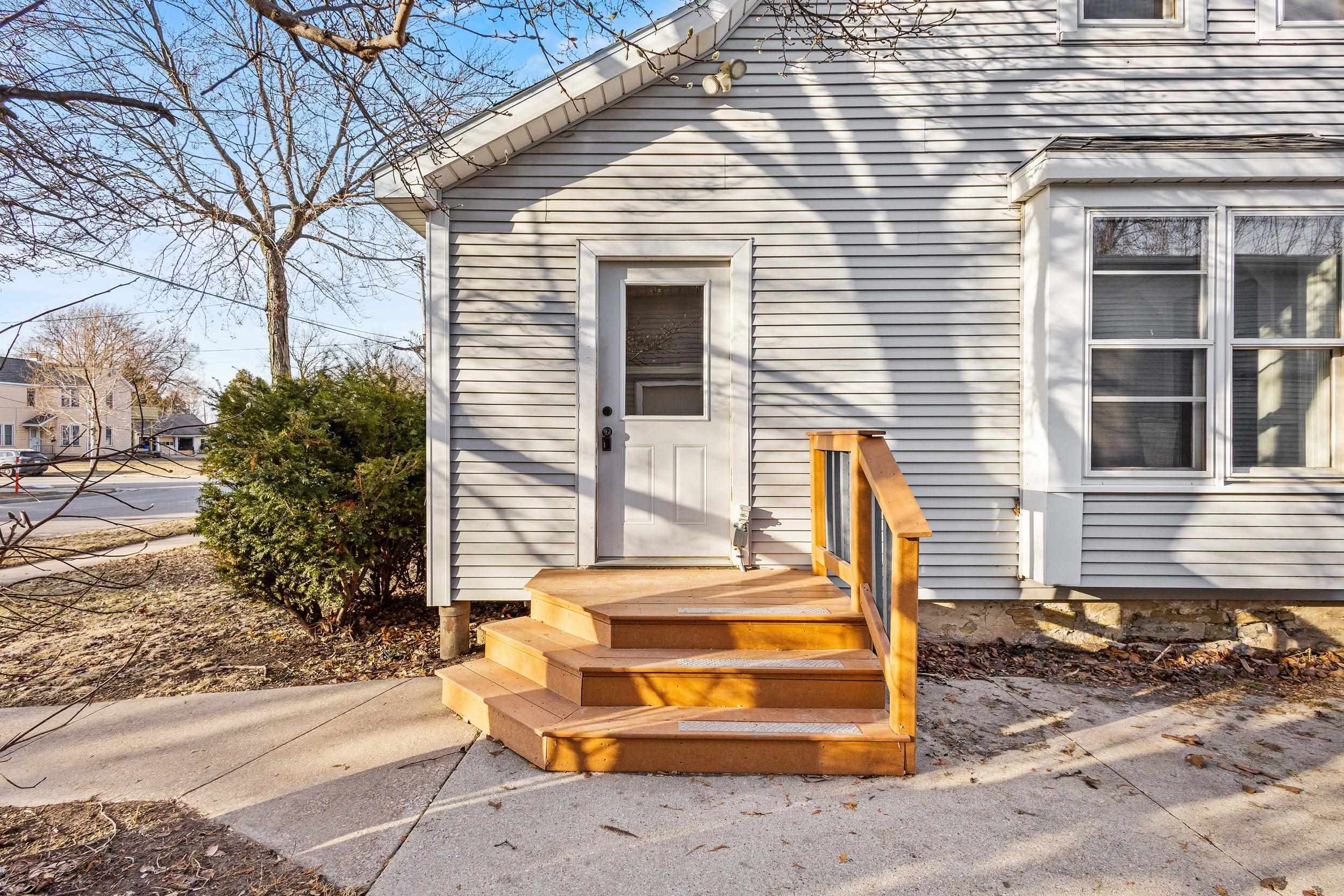 303 East Mckinley Street Appleton, WI 54915 - Photo 34 of 38