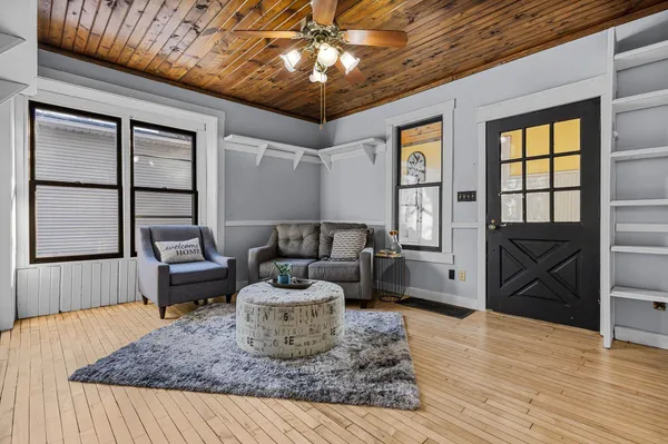 $289,900 | 303 East Mckinley Street, Appleton, WI 54915